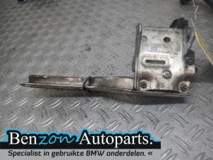 Used Front bumper bracket, left BMW 5-Serie Price on request offered by Benzon Autodemontage