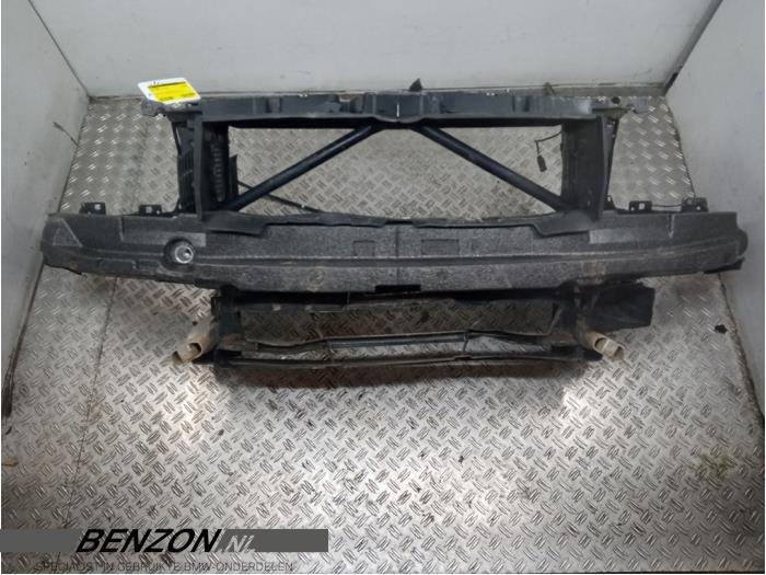 Begagnade Front BMW 1-Serie Pris € 250,00 Marginaltabell erbjuds av Benzon Autodemontage
