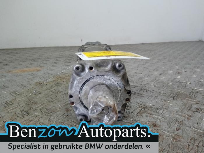 Steering box from a BMW X4 (F26) xDrive20d 16V 2016