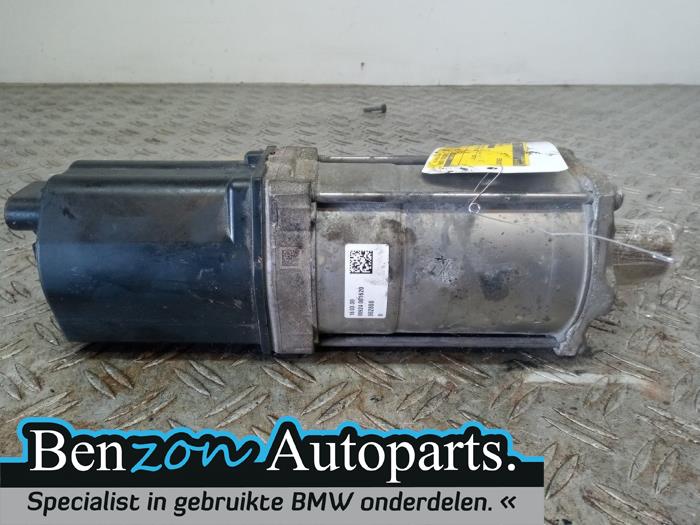 Steering box from a BMW X4 (F26) xDrive20d 16V 2016