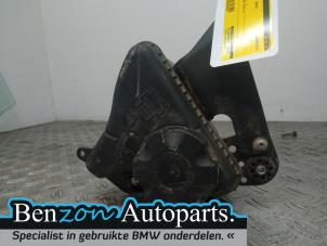 Used Expansion vessel BMW 5 serie Touring (F11) 520d 16V Price on request offered by Benzon Autodemontage