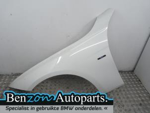 Used Front wing, left BMW 3-Serie Price on request offered by Benzon Autodemontage