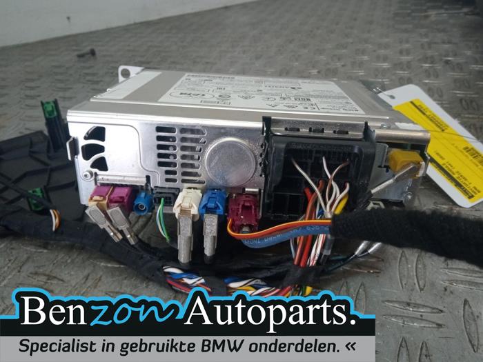 Navigation module from a BMW 1 serie (F40) 118i 1.5 TwinPower 12V 2020