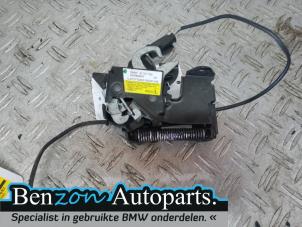 Used Bonnet lock mechanism BMW X1 (F48) sDrive 20i 2.0 16V Twin Power Turbo Price € 121,00 Inclusive VAT offered by Benzon Autodemontage