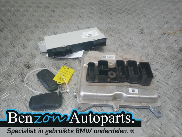 Set of locks from a BMW X3 (F25) xDrive 20i 2.0 16V Twin Power Turbo 2013