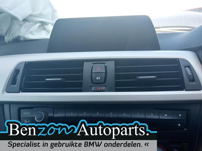 Navigation set from a BMW 3 serie (F30) 320d 2.0 16V EfficientDynamicsEdition 2013
