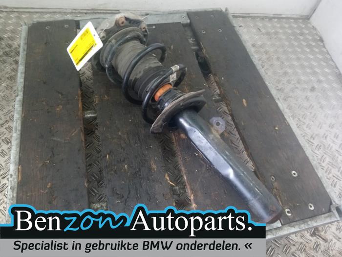 Front shock absorber rod, left from a BMW 2-Serie 2017