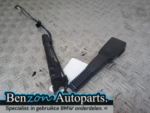 Used Seatbelt tensioner, left BMW X1 (E84) xDrive 18d 2.0 16V Price on request offered by Benzon Autodemontage