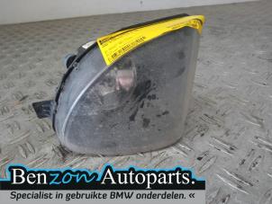 Used Fog light, front left BMW 5 serie (F10) 530i 24V Price on request offered by Benzon Autodemontage