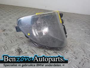 Used Fog light, front right BMW 5 serie (F10) 530i 24V Price on request offered by Benzon Autodemontage