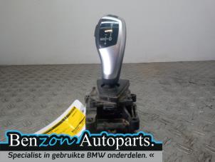 Używane Dzwignia zmiany biegów BMW 3-Serie Cena € 242,00 Z VAT oferowane przez Benzon Autodemontage