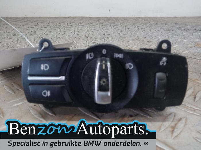 Interruptor de luz de un BMW X4 (F26) xDrive20d 16V 2016