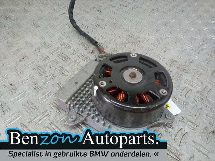 Fan motor from a BMW 1 serie (F20) 118i 1.5 TwinPower 12V 2016