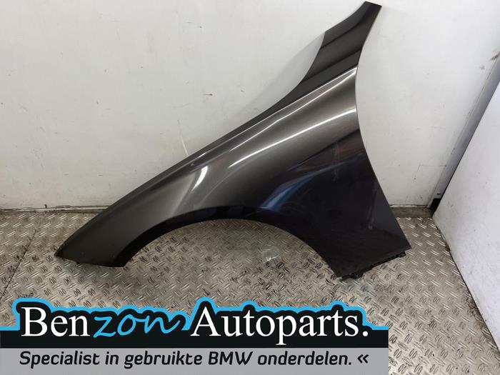 Front wing, left from a BMW 3 serie (F30) 320d 2.0 16V EfficientDynamicsEdition 2012