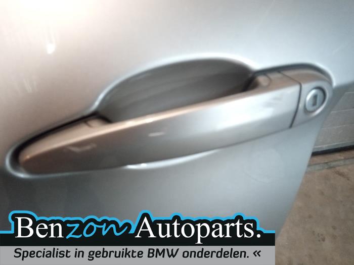 Tür 4-türig links vorne van een BMW X1 (E84) sDrive 20d 2.0 16V 2013