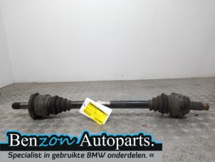 Used Drive shaft, rear left BMW 5 serie Touring (F11) Price on request offered by Benzon Autodemontage