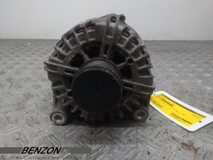 Begagnade Dynamo BMW 1 serie (F21) 118d 2.0 16V Pris € 45,00 Marginaltabell erbjuds av Benzon Autodemontage