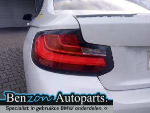 Usados Luz trasera izquierda BMW 2 serie (F22) 218i 1.5 TwinPower Turbo 12V Precio € 181,50 IVA incluido ofrecido por Benzon Autodemontage