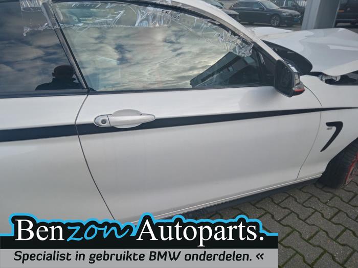 Door 2-door, right from a BMW 2 serie (F22) 218i 1.5 TwinPower Turbo 12V 2015