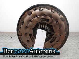 Used Dual mass flywheel BMW 5 serie (F10) 520d 16V Price on request offered by Benzon Autodemontage