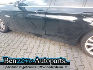 Used Side skirt, left BMW 5 serie Touring (F11) Price € 90,75 Inclusive VAT offered by Benzon Autodemontage
