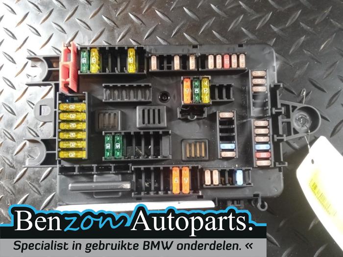 Caja de fusibles de un BMW 1 serie (F20) 118d 2.0 16V 2012