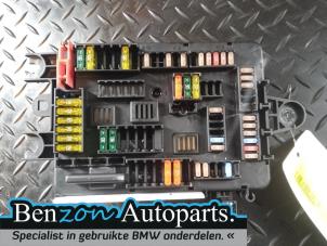 Usados Caja de fusibles BMW 1 serie (F20) 118d 2.0 16V Precio € 76,23 IVA incluido ofrecido por Benzon Autodemontage