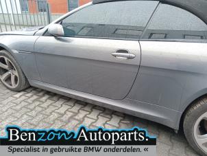 Usados Faldón lateral izquierda BMW 6 serie (E64) 635d 24V Precio € 90,75 IVA incluido ofrecido por Benzon Autodemontage