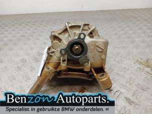 Used Oil pump BMW 7-Serie Price on request offered by Benzon Autodemontage