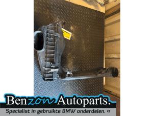 Usados Cuerpo de filtro de aire BMW 4-Serie Precio de solicitud ofrecido por Benzon Autodemontage