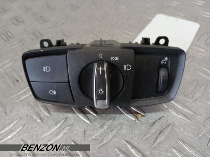 Używane Przelacznik swiatel BMW 3 serie (F30) 320d 2.0 16V Cena € 60,50 Z VAT oferowane przez Benzon Autodemontage