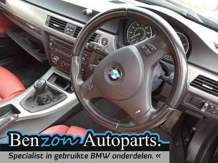 Steering wheel from a BMW 3 serie (E92) 320d 16V 2013