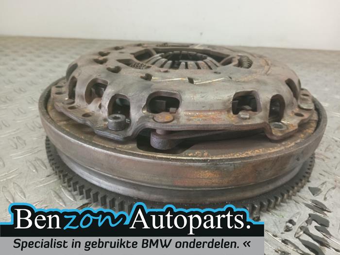 Clutch kit (complete) from a BMW 3 serie (F30) 320d 2.0 16V EfficientDynamicsEdition 2012