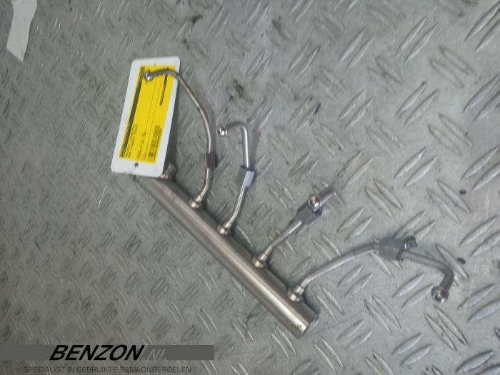 Usagé Système d'injection BMW 4-Série Prix € 90,75 Prix TTC proposé par Benzon Autodemontage