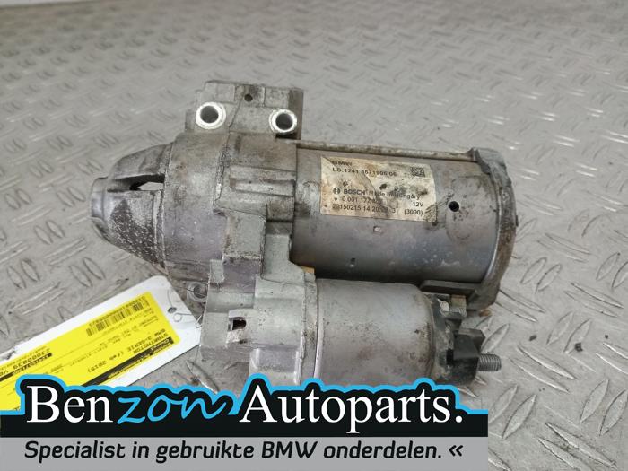 Starter from a BMW 3 serie Touring (F31) 318d xDrive 2.0 16V 2015