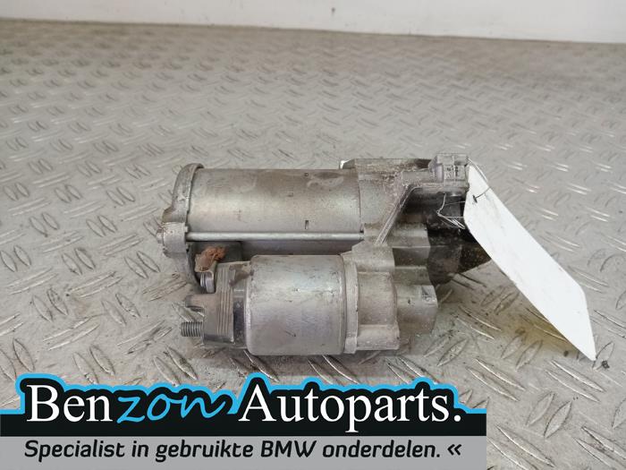Starter from a BMW 3 serie Touring (F31) 318d xDrive 2.0 16V 2015