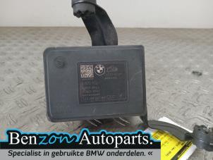 Usados Bomba ABS BMW 1 serie (F20) Precio € 121,00 IVA incluido ofrecido por Benzon Autodemontage