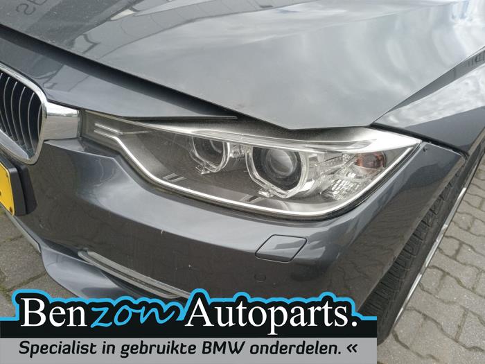 Phare gauche d'un BMW 3 serie (F30) Active Hybrid 3 3.0 24V 2012