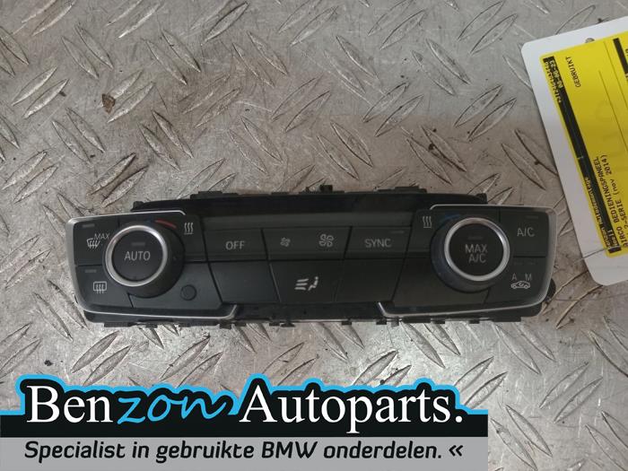 Klimabedienteil van een BMW 2 serie Active Tourer (F45) 218d 2.0 TwinPower Turbo 16V 2014