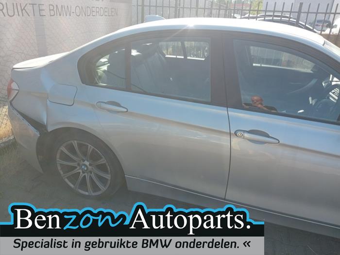 Portière 4portes arrière droite d'un BMW 3 serie (F30) 320d 2.0 16V EfficientDynamicsEdition 2016