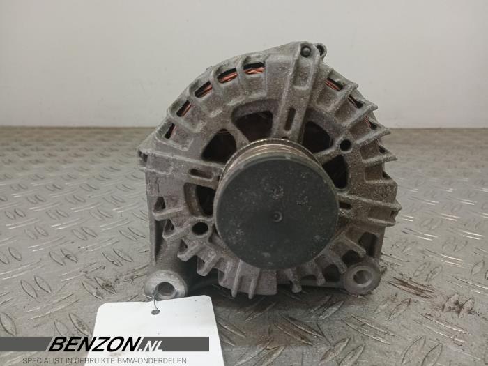 Begagnade Dynamo BMW 3 serie Touring (F31) 320d 2.0 16V Pris € 60,50 Inklusive moms erbjuds av Benzon Autodemontage