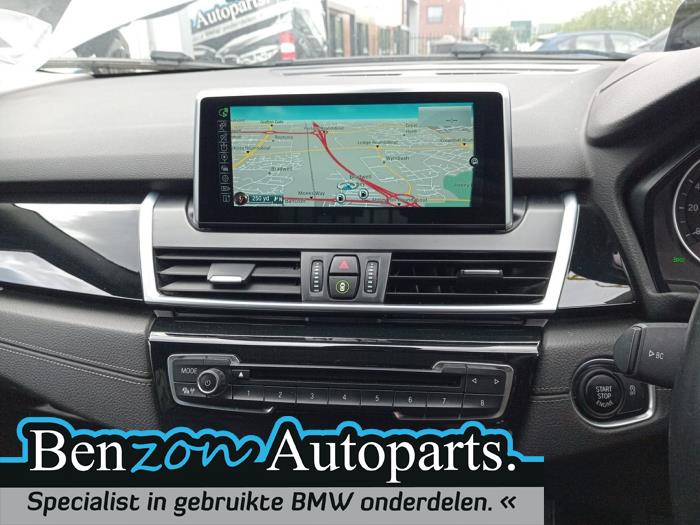 Navigation set from a BMW 2 serie Gran Tourer (F46) 218i 1.5 TwinPower Turbo 12V 2015