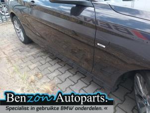 Gebrauchte Seitenschürze rechts BMW 2 serie (F22) 218d 2.0 16V Preis € 84,70 Mit Mehrwertsteuer angeboten von Benzon Autodemontage