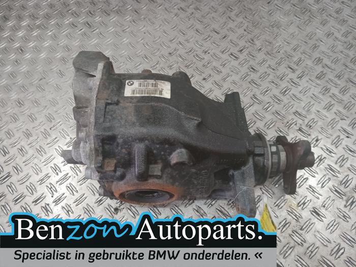 Rear differential from a BMW 3 serie Touring (F31) 320d 2.0 16V 2015