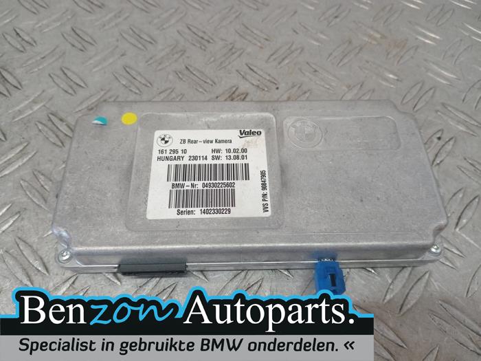 Parking camera module from a BMW 2 serie (F22) 218d 2.0 16V 2014