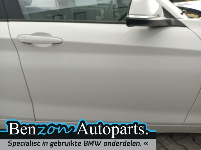 Portière 4portes avant droite d'un BMW 1 serie (F20) 116d 2.0 16V 2012