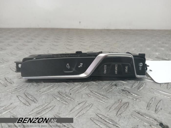 Używane Przelacznik ESP BMW M5 (G90) M550d xDrive 24V Cena € 151,25 Z VAT oferowane przez Benzon Autodemontage