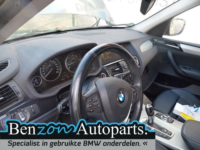 Tableau de bord d'un BMW X3 (F25) xDrive35d 24V 2013