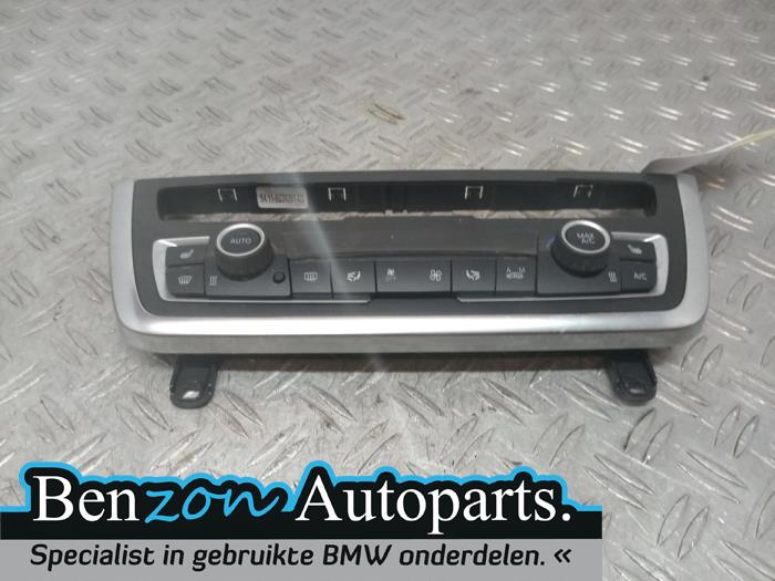 Air conditioning control panel from a BMW 3 serie (F30) Active Hybrid 3 3.0 24V 2012