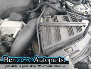 Używane Obudowa filtra powietrza BMW X3 (F25) xDrive 20i 2.0 16V Twin Power Turbo Cena € 151,25 Z VAT oferowane przez Benzon Autodemontage